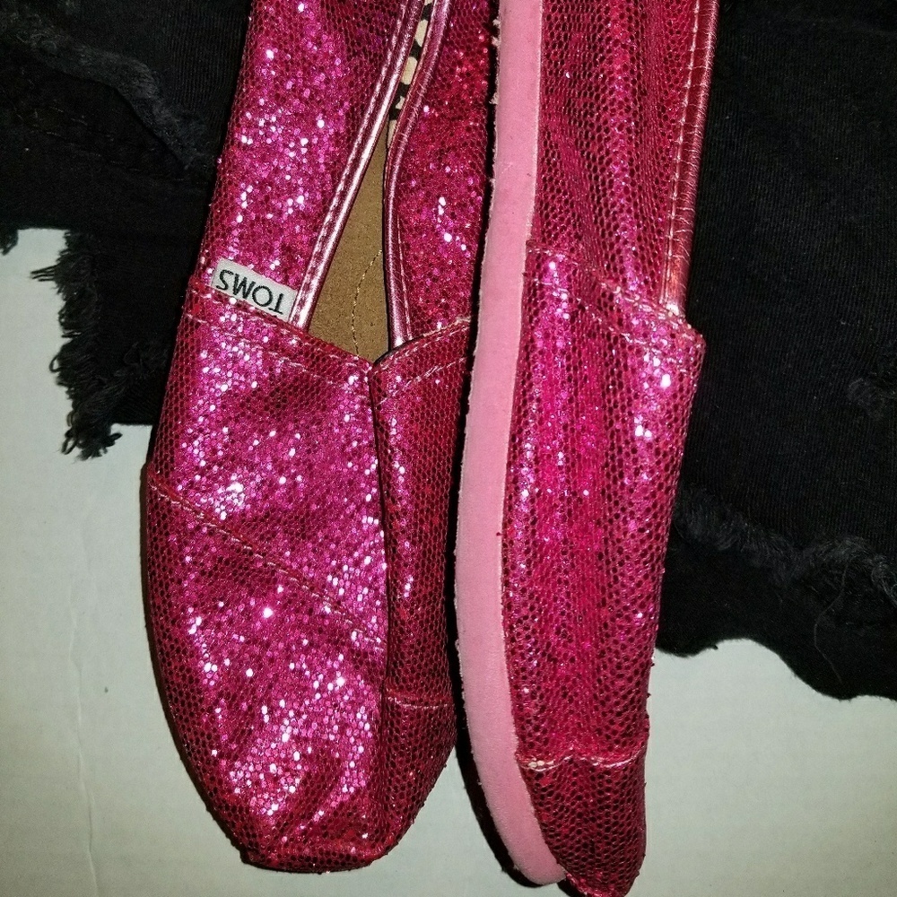 Toms - Picture 3 of 7